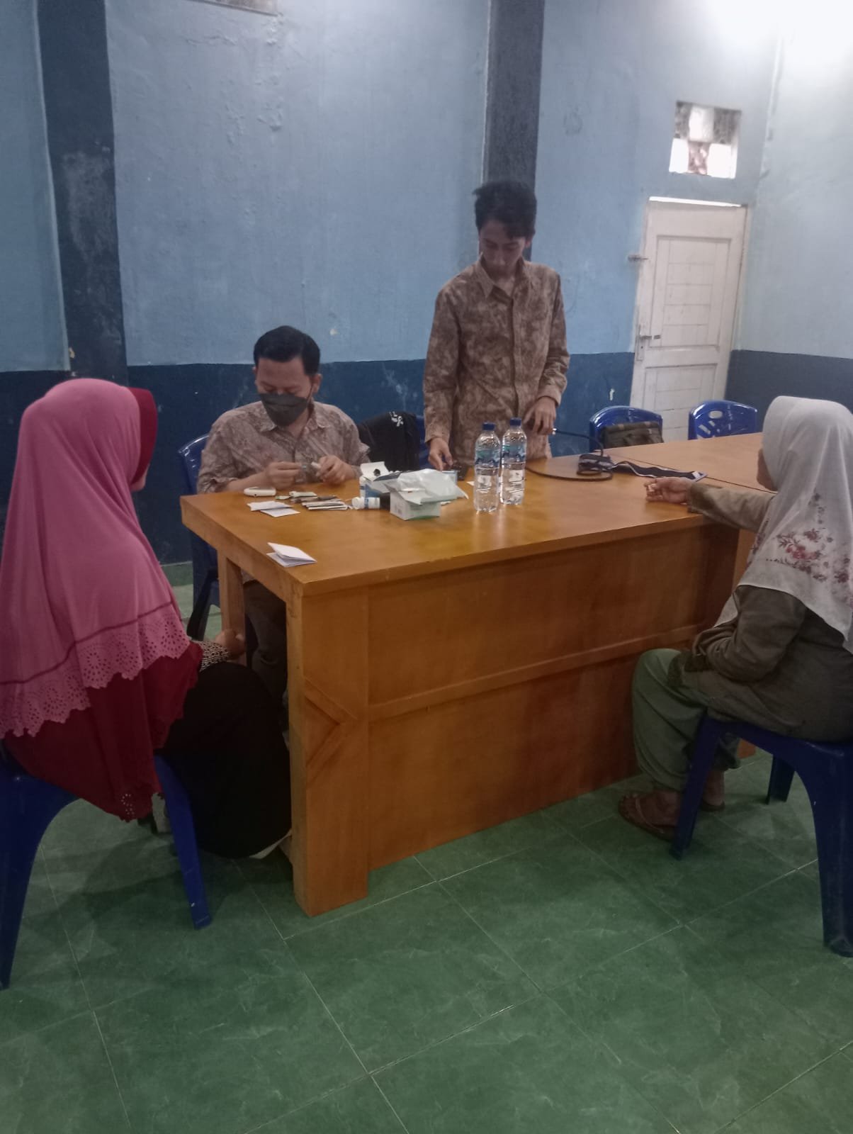 Program Pengobatan Gratis Disambut Antusias Warga Desa Sindulang